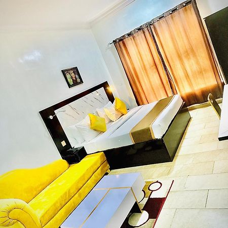 Posh Hotel And Suites Ikeja Bagian luar foto