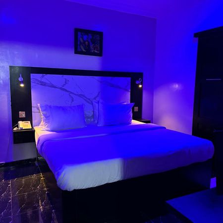 Posh Hotel And Suites Ikeja Bagian luar foto