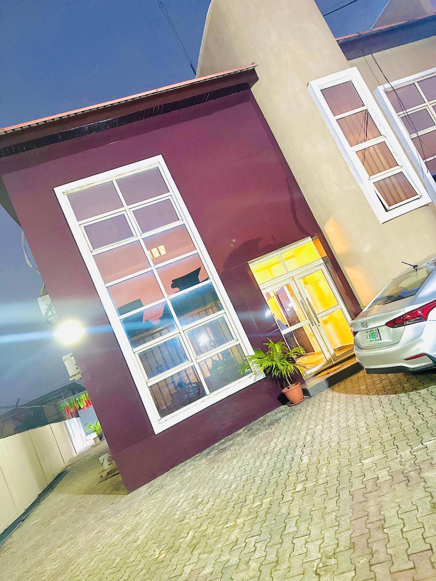 Posh Hotel And Suites Ikeja Bagian luar foto