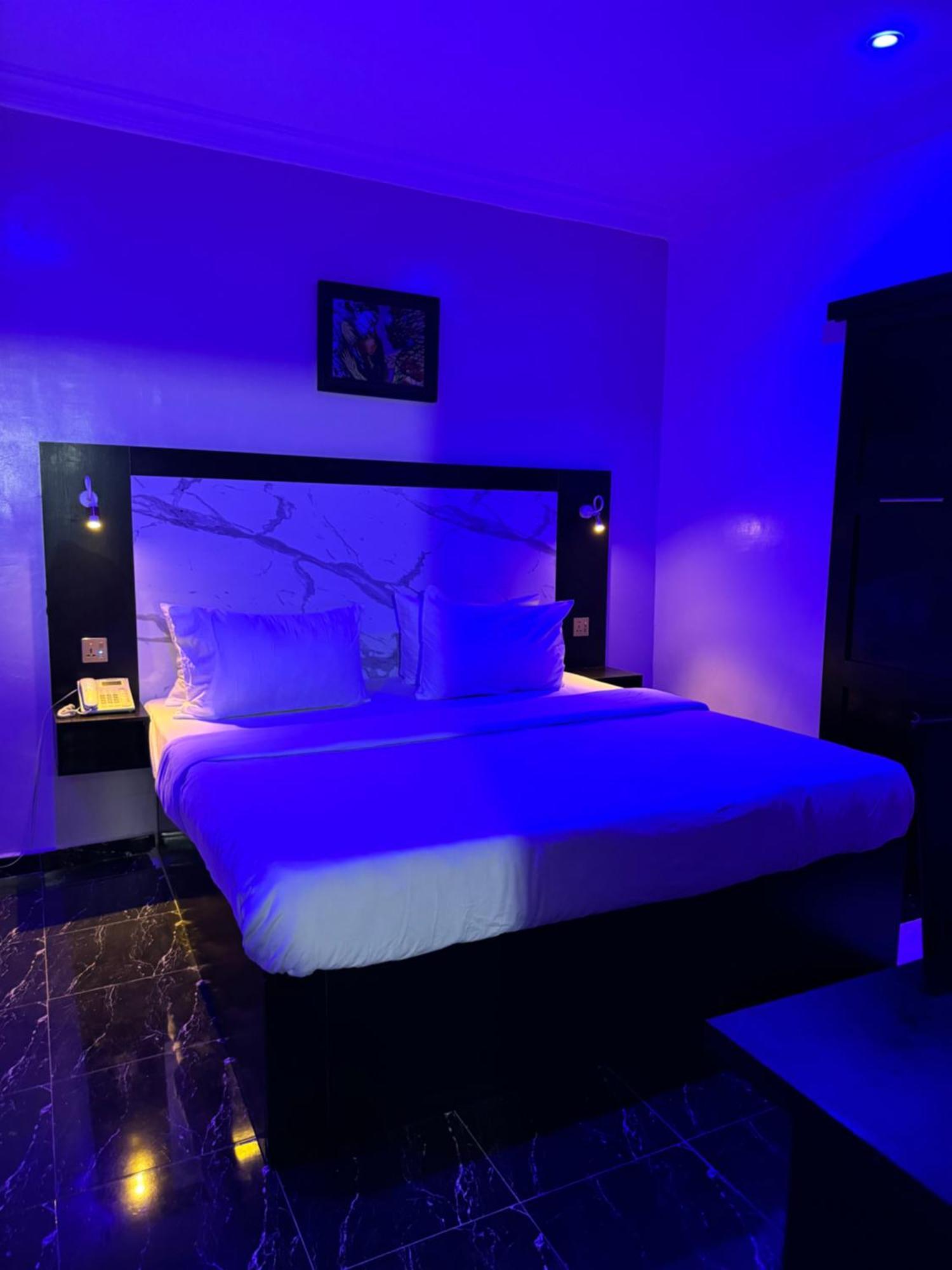 Posh Hotel And Suites Ikeja Bagian luar foto