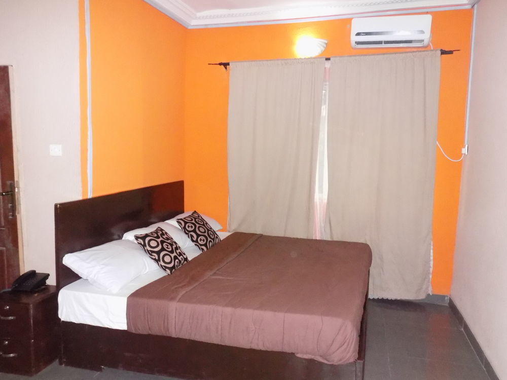 Posh Hotel And Suites Ikeja Bagian luar foto