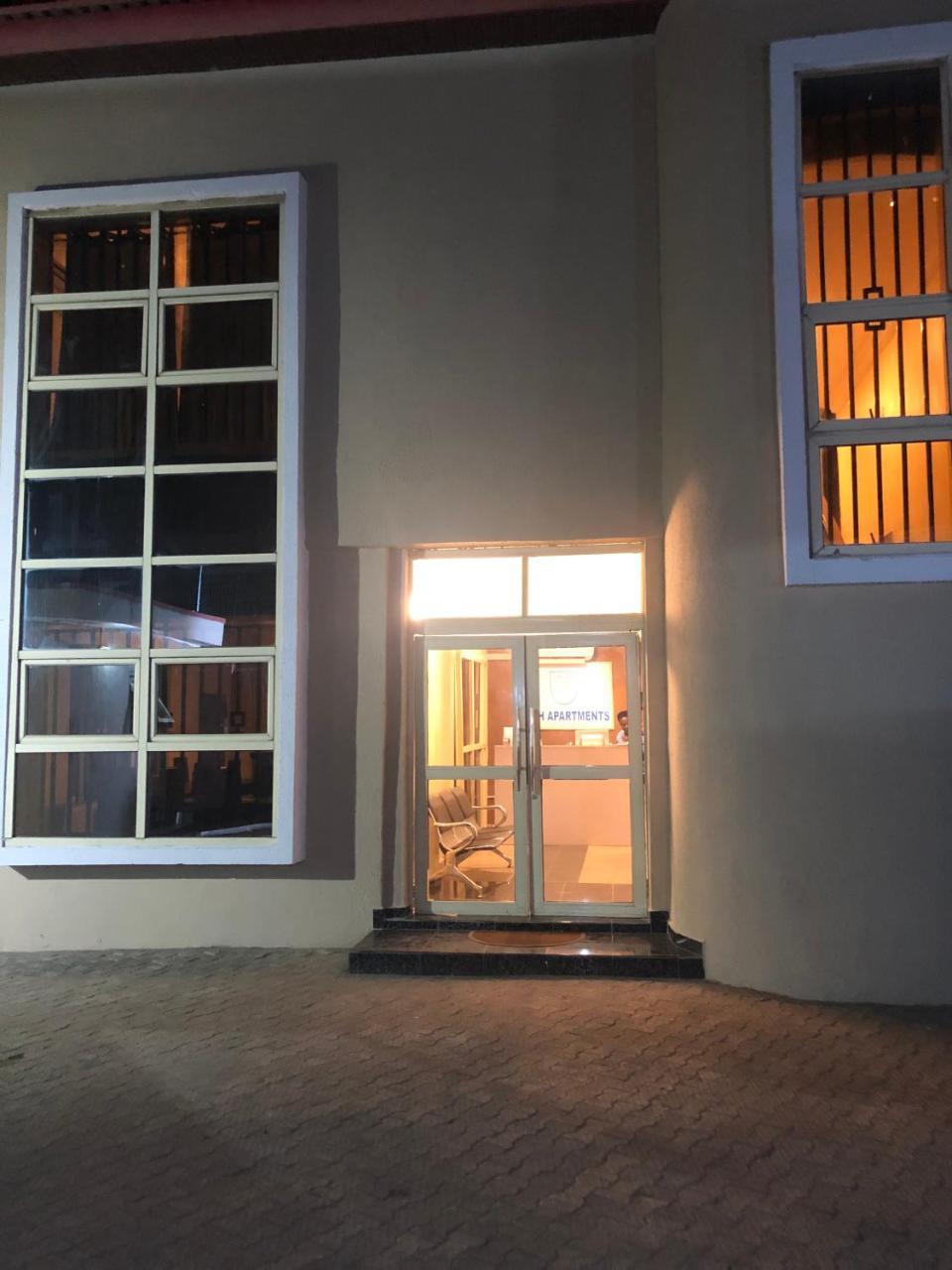 Posh Hotel And Suites Ikeja Bagian luar foto