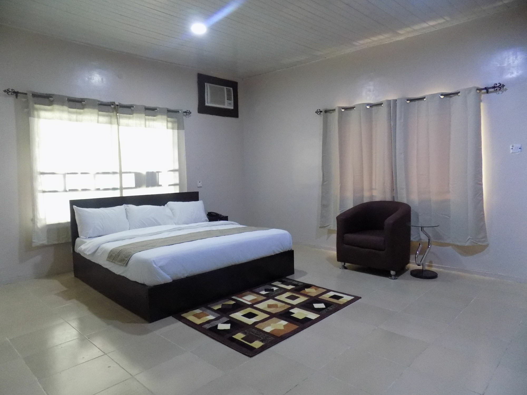 Posh Hotel And Suites Ikeja Bagian luar foto