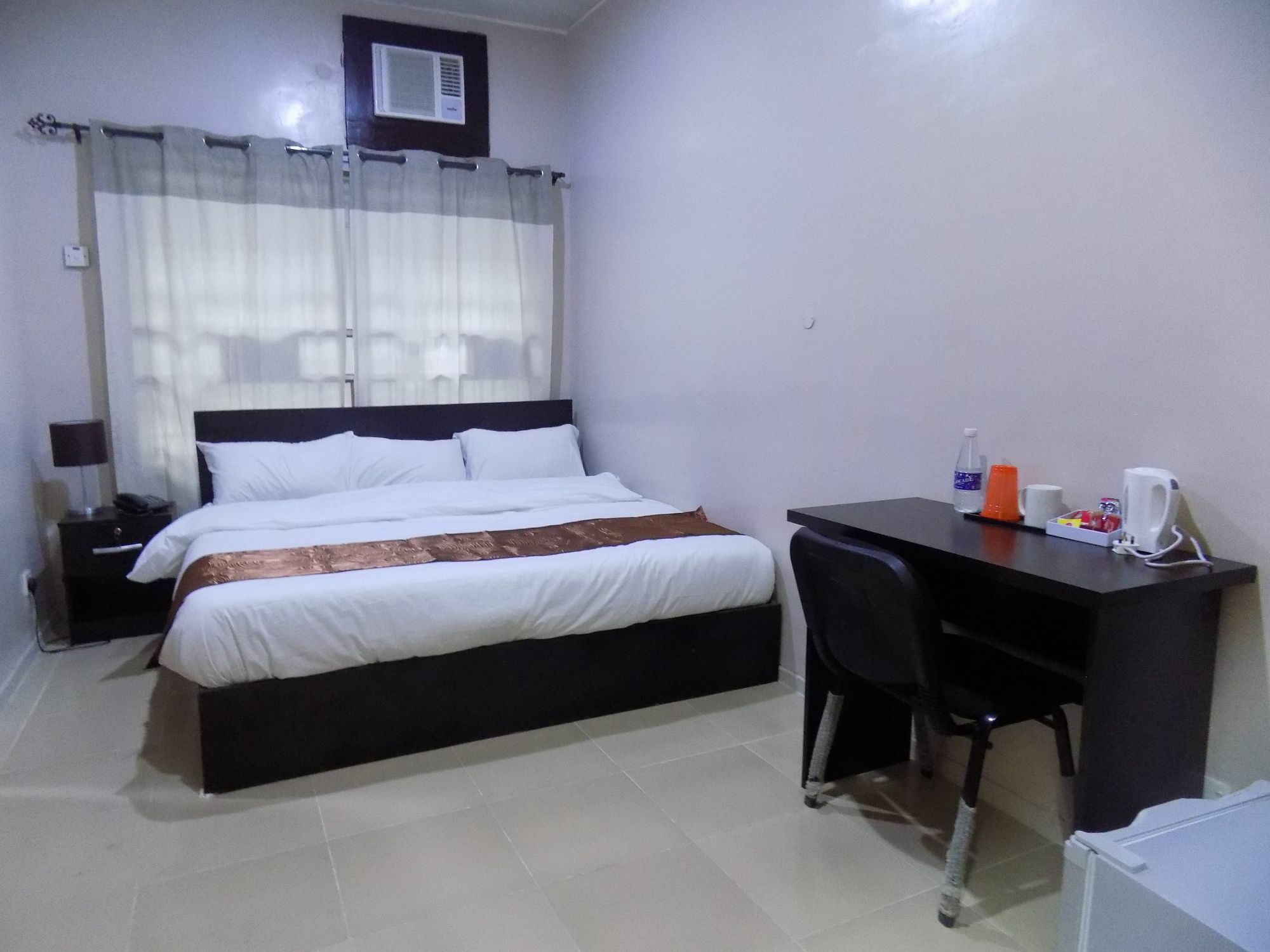 Posh Hotel And Suites Ikeja Bagian luar foto