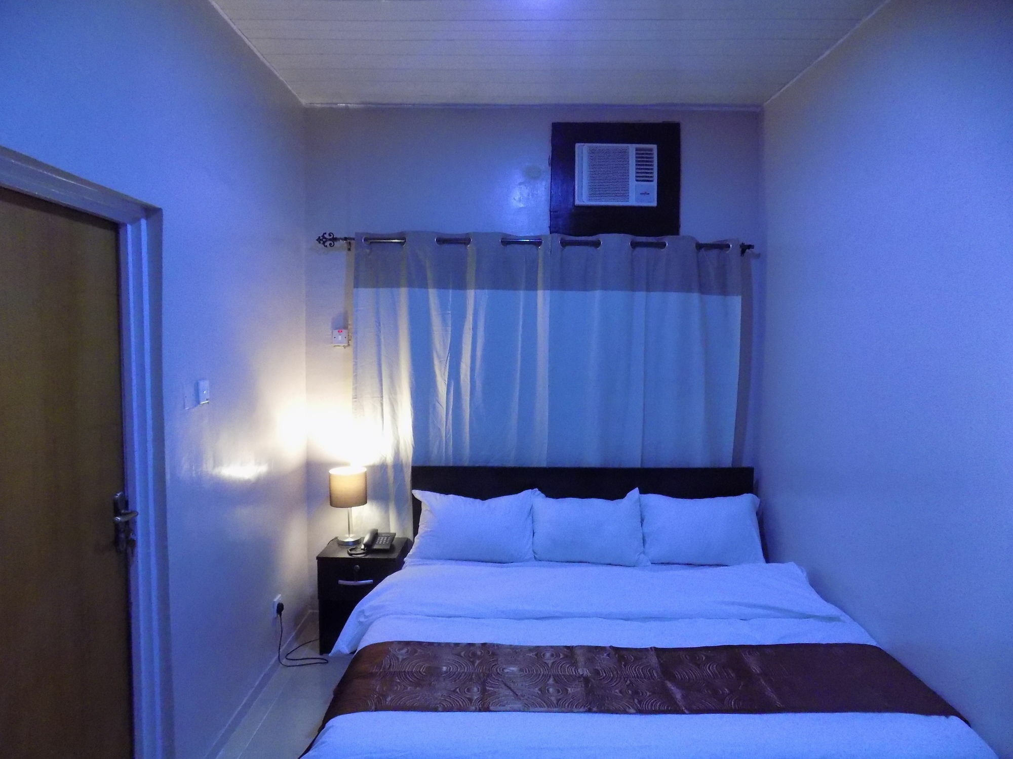 Posh Hotel And Suites Ikeja Bagian luar foto