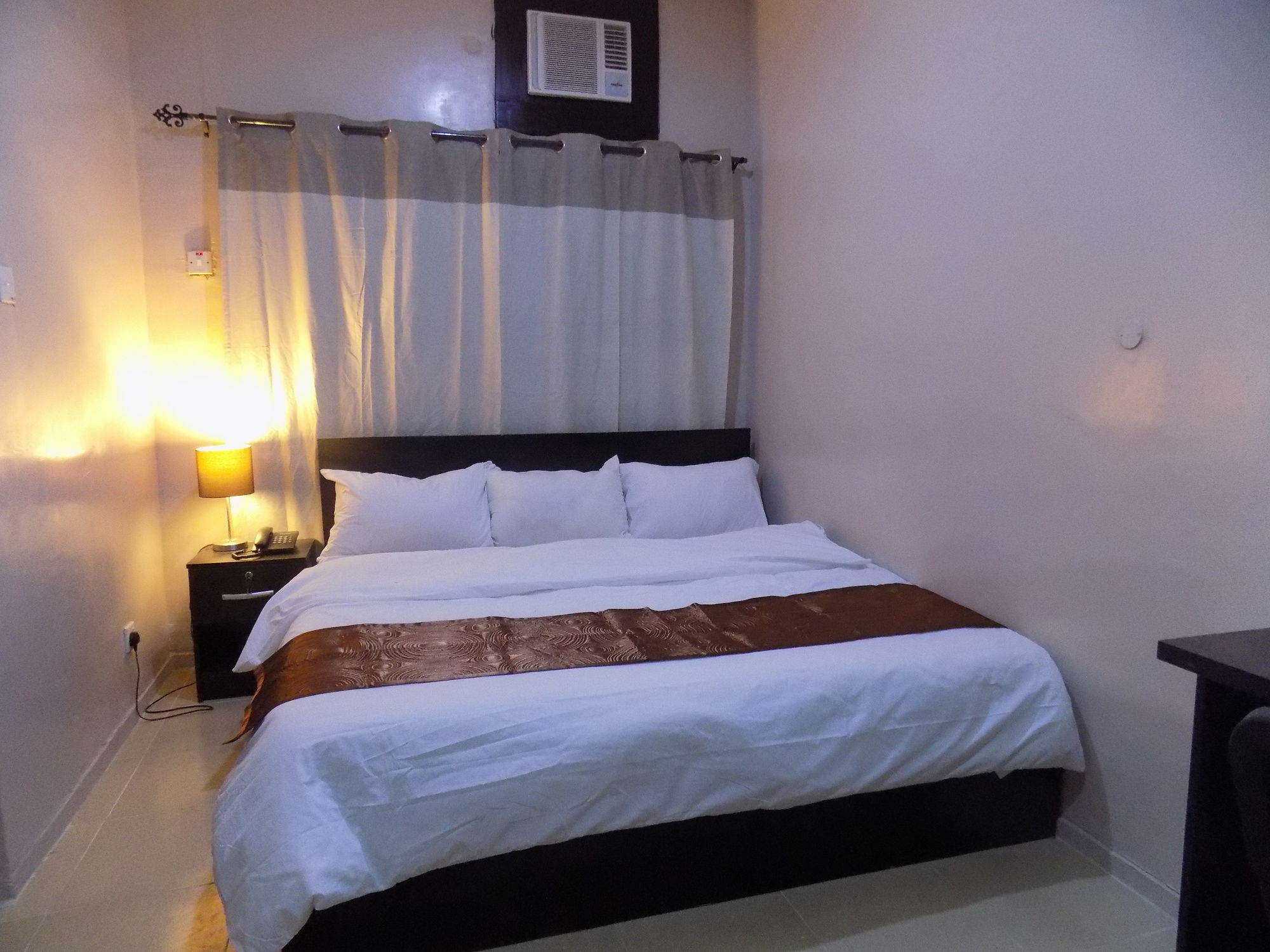 Posh Hotel And Suites Ikeja Bagian luar foto